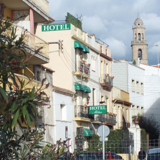 Escapada con Desayuno en Hotel Mitus (Canet de Mar, Barcelona)