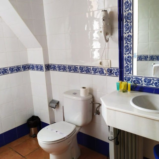 Escapada con Degustación y Desayuno en Hotel Soterraña (Madroñera, Cáceres)