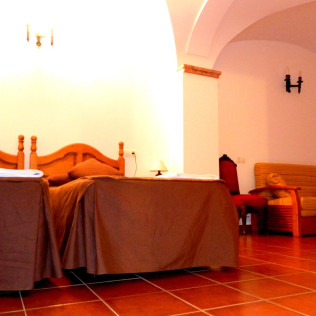Escapada con Desayuno en La Casa de los Templarios (Puebla de Alcocer, Badajoz)