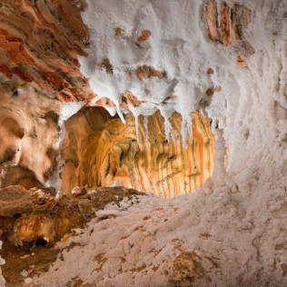 Escapada con Desayuno en Hotel La Freixera 4* y Visita a las Minas de Sal de Cardona (Lleida / Barcelona)