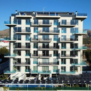 Escapada con Piscina y Jacuzzi en Apartamentos Oasis de la Cala con Paseo a Caballo para dos por la Montaña con Vistas al Mar (Alicante)