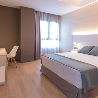 Escapada con Spa en Hotel 4* y Conducir un Ferrari (Valencia)