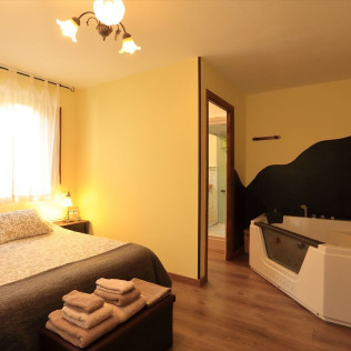 Escapada Romántica con Jacuzzi Privado (La Rioja)