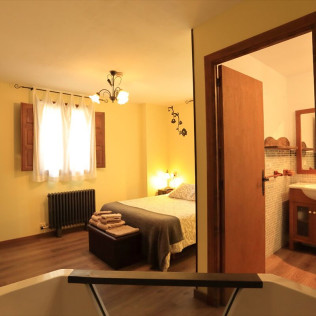Escapada Romántica con Jacuzzi Privado (La Rioja)