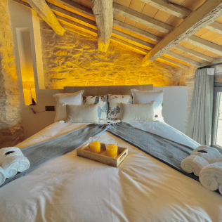 Escapada Romántica con Jacuzzi Privado en Torre Medieval de Queralt s. XVI (Sistero, Lleida)