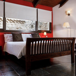 Escapada Romántica de 2 Noches con Spa Privado en Hotel Boutique & Spa Capitulo Trece (Segovia)