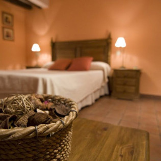 Escapada en Casa Rural & Spa La Graja con Visita a Bodegas y Viñedos Pedro García (Madrid)