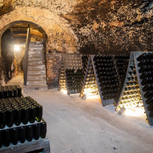 Escapada en Casa Rural & Spa La Graja con Visita a Bodegas Jesús Díaz e Hijos y Cata de Vinos para dos (Madrid)