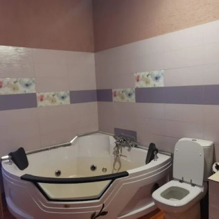Escapada Rural con Cena y Jacuzzi en Hostal Los Oteros (Pajares de los Oteros, León)