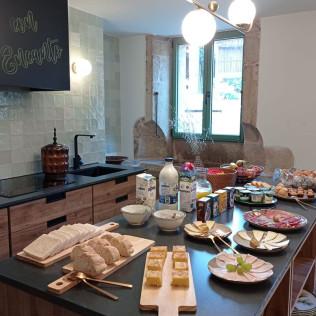 Escapada Rural con Piscina Climatizada, Jacuzzi y Desayuno en Casa con Encanto O Refuxio (Vila de Cruces, Pontevedra)
