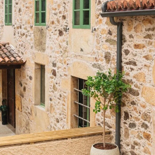 Escapada Rural con Piscina Climatizada, Jacuzzi y Desayuno en Casa con Encanto O Refuxio (Vila de Cruces, Pontevedra)