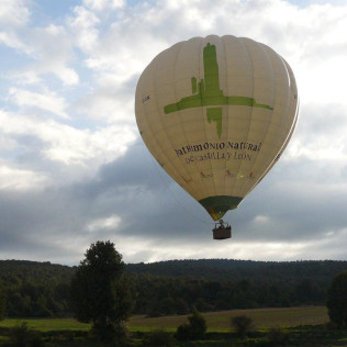 Escapada con Spa en Hotel & Spa Villa de Mogarraz 4* y Vuelo en Globo para dos con Fotos y Vídeo (Salamanca)