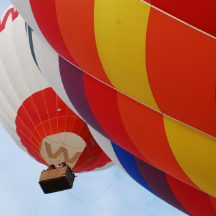 Escapada con Spa en Hotel & Spa Villa de Mogarraz 4* y Vuelo en Globo para dos con Fotos y Vídeo (Salamanca)
