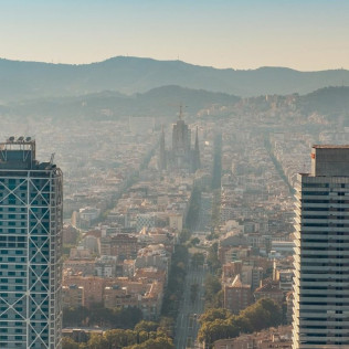 Escapada con Spa en Alexandre Hotel Frontair Congress 4* y Vuelo en Helicóptero para dos (Barcelona)