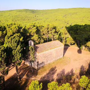 Escapada con Cena y Viaje en Globo por la Garrotxa con Cava (Girona)
