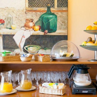 Escapada con Cena y Viaje en Globo por la Garrotxa con Cava (Girona)
