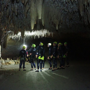 Espeleología en Cueva Marina y Rápel cerca de Cala Romántica (Mallorca)