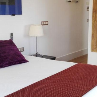 Escapada con Spa en Hotel Mas Passamaner 5*, Visita al Celler Mas Foraster y Cata de Vinos para dos (Tarragona)