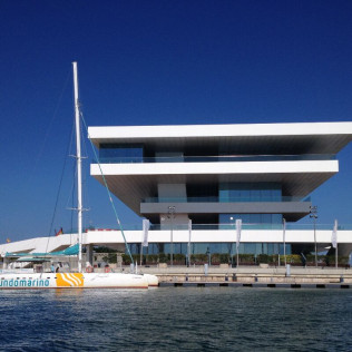 Día en el Mar Valencia: Excursión en Catamarán con Comida (Valencia) 