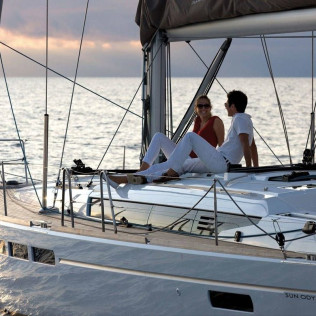 Excursión en Velero con Cata de Vinos y Quesos (Barcelona)