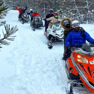 Excursión Nocturna Privada en Moto de Nieve Biplaza - 2 motos de nieve (Encamp, Andorra)
