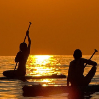 Excursión Guiada en Paddle Surf al Amanecer o Atardecer (Barcelona)