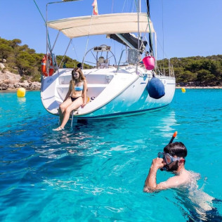 Excursión de Medio Día en Velero por la Costa Sur de Menorca (Ferreries, Menorca)