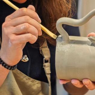 Taller de Cerámica: Modela y Decora tu Pieza (Barcelona)