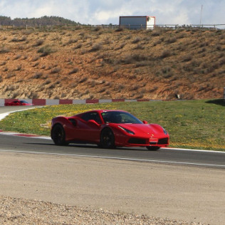 Ferrari en Carretera (Vic, Barcelona)