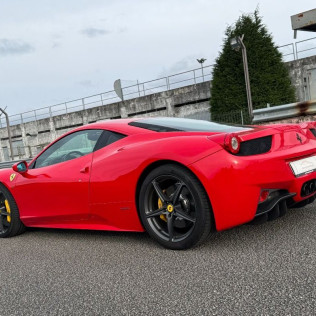 Conducir un Ferrari 458 en Carretera (Braga, Portugal)