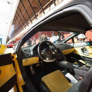 Dúo de Coches: Ferrari y Lamborghini + Vuelta en Coche de Alta Gama en Circuito de Calafat (Ametlla de Mar, Tarragona)