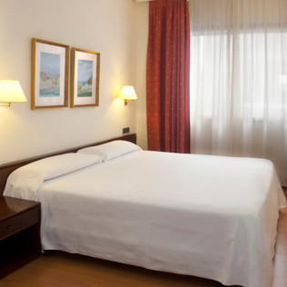 Fin de Semana Romántico: 2 Noches con Cena en Hotel Sercotel Tres Luces 3* (Vigo, Pontevedra)