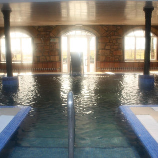 Fin de Semana Romántico con Piscina Termal para dos en Hotel Balneario de Corconte (Burgos)