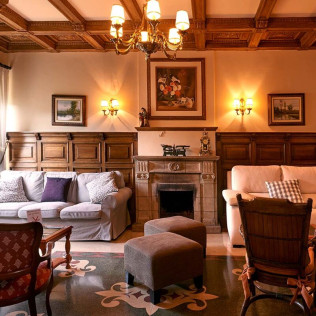 Fin de Semana Rural en Habitación Superior con Bañera de Hidromasaje en Hotel El Carmen 3* (Perlora, Asturias)
