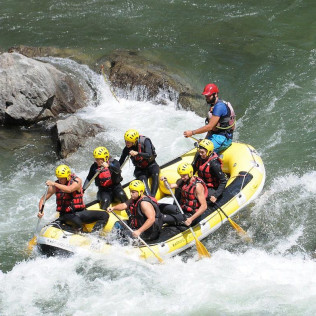 Fin de Semana de Aventura con Rafting y Actividad a Elegir en Hotel Florido (Sort, Lleida)