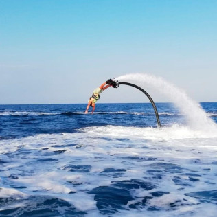 Flyboard en la Costa de Barcelona (Barcelona)