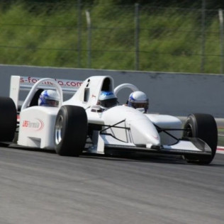 Copilotaje de Conducción para dos en Fórmula 1 Triplaza (Magny-Cours, Francia)