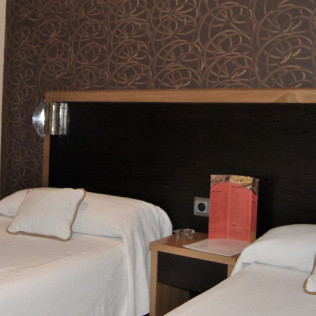 Escapada con Desayuno en Hostal Fuente de la Magdalena (Santa Amalia, Badajoz)