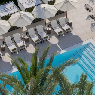 Day Pass con Circuito Spa, Acceso a Piscinas, Cama Balinesa, Cava y Almuerzo para dos en HM Ayron Park 5* (Palma de Mallorca) 