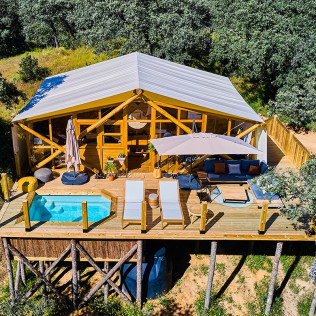 Escapada de 2 Noches con Desayuno en Suite o Junior Suite de Glamping La Dehesa Experiences (Adamuz, Córdoba)