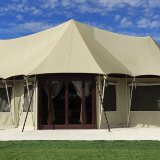 Escapada con Desayuno en Tienda Safari en El Toril Glamping Experience (Velada, Toledo)