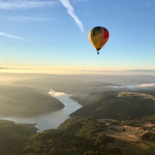 Viaje en Globo sobre la Ribeira Sacra con Fotos y Vídeo (Lugo)