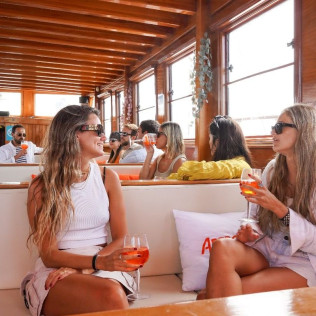 Salida en Goleta por la Costa de Barcelona con Tapa y Bebida (Barcelona)