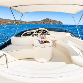 Paseo en Yate Privado con Aperitivo y Refrescos (Barcelona)