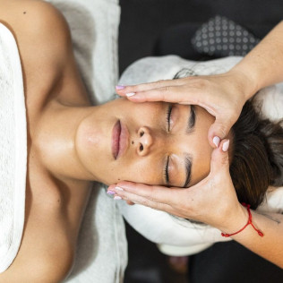Head Spa: Ritual Belleza en Rochel Estilistas (Cerdanyola del Vallès, Barcelona)