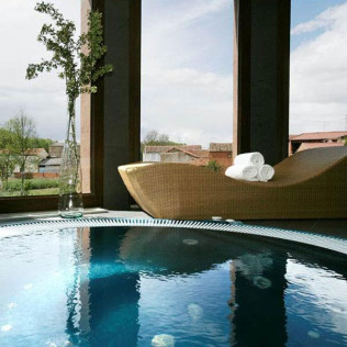 Escapada con Jacuzzi Privado en Hotel Aqua Luna Spa (León)