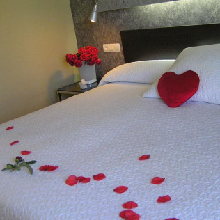 Escapada con Jacuzzi Privado en Hotel Aqua Luna Spa (León)