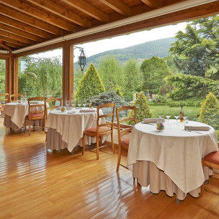 Cena para dos en Hotel Grèvol Spa 4* (Llanars, Girona)