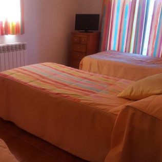 Escapada de 2 Noches con Desayuno en Hospedaje Casa Mariano (Segovia)