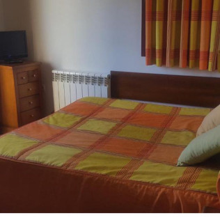 Escapada de 2 Noches con Desayuno en Hospedaje Casa Mariano (Segovia)